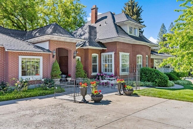 Photo - Historic Queen-Anne Style Home