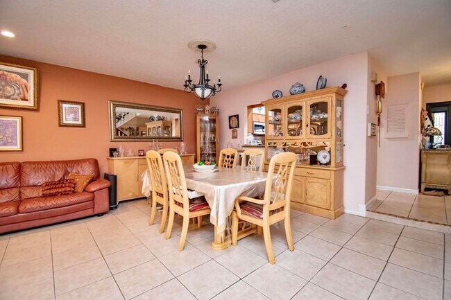 Photo - 6640 Thornhill Ct