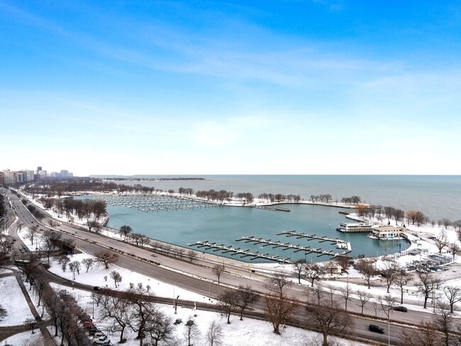 Photo - 3100 N Lake Shore Dr Unit 1402