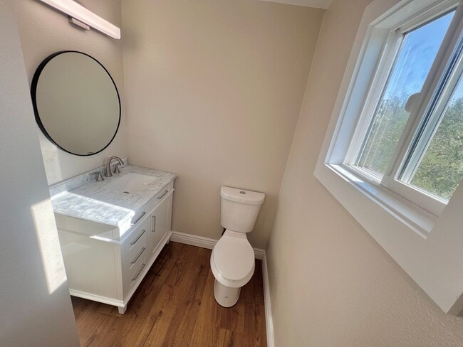 Photo - 1515 Stony Point Rd Unit B