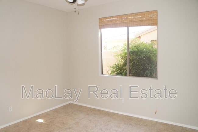 Photo - 203 W Cedar Dr