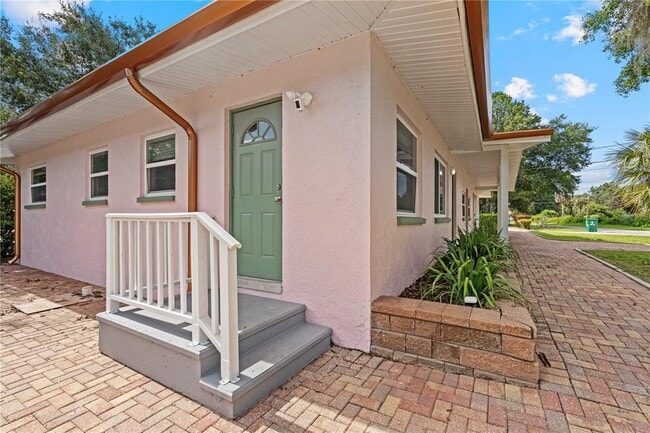 Photo - 11987 Maple St