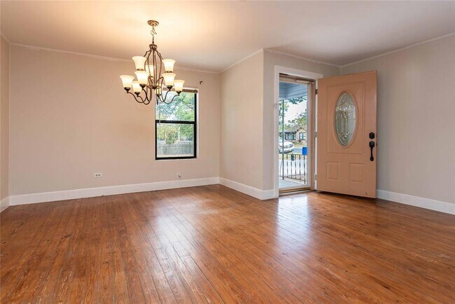 406 Lexington Rd