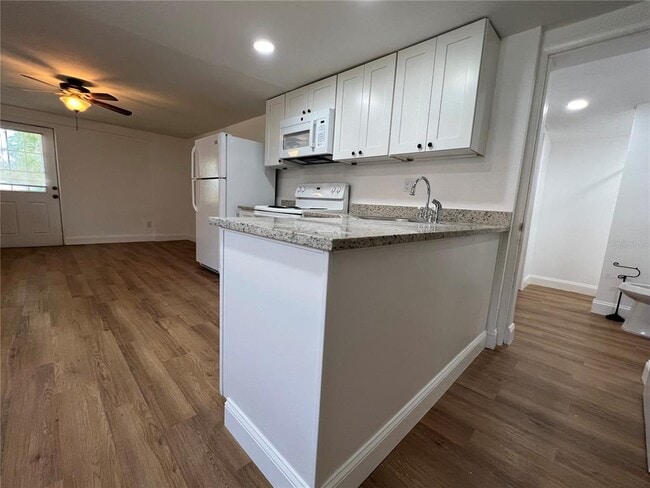 Photo - 2120 10th St