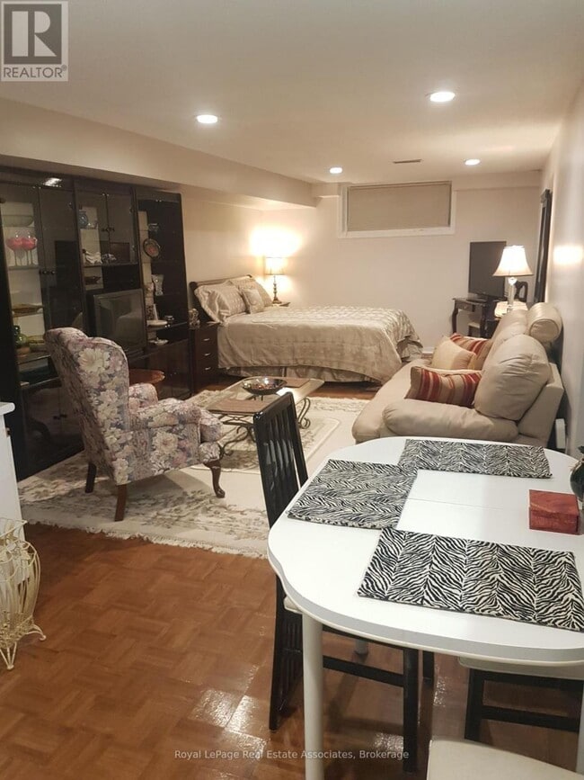 Photo - 3323 Queen Frederica Dr