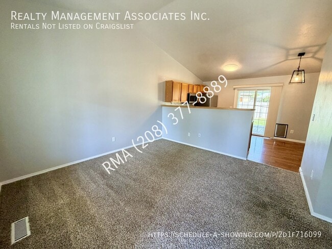 1442 W Hayfield Ct