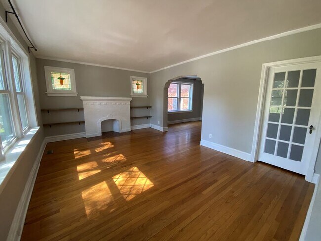 Photo - 7375 Amherst Ave