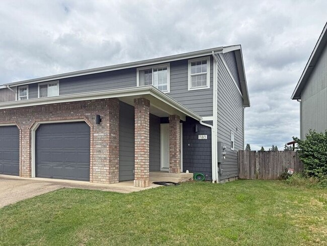 Building Photo - 780 N Cloverleaf Loop