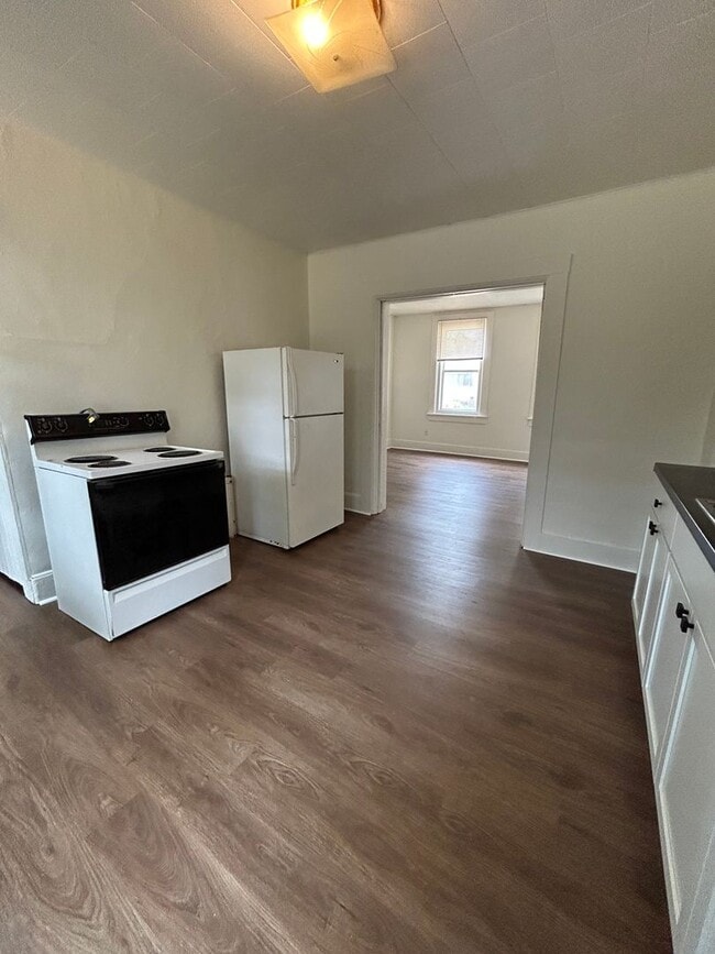Photo - GB - 04 - 7th St Triplex Unit 803