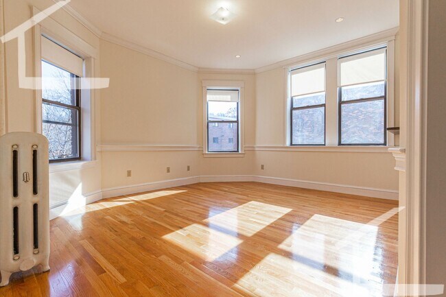 Photo - 1332 Commonwealth Ave