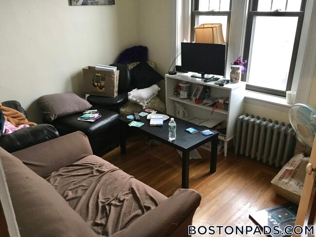 Building Photo - 174 St Alphonsus St Unit 3