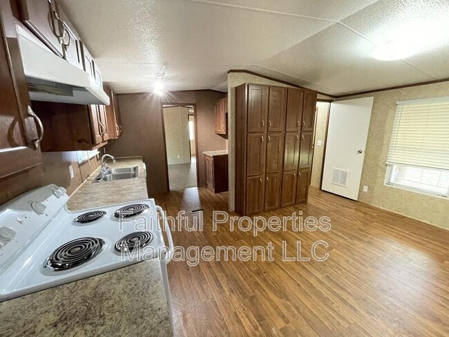 Photo - 15612 Tuscan Oaks