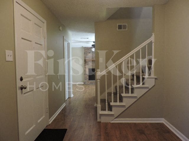 Photo - 8601 Thorncliff Fairway