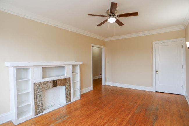 Photo - 4747 N Kenneth Ave Unit 3