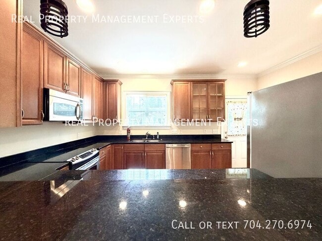 Photo - 319 Woodvale Pl
