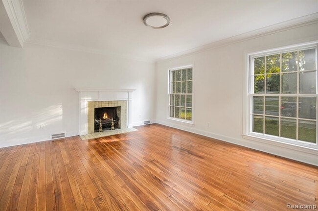 Photo - 26085 Humber St