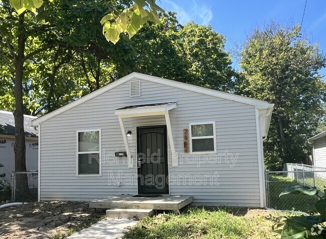 Building Photo - 2862 N Chester Ave Rental