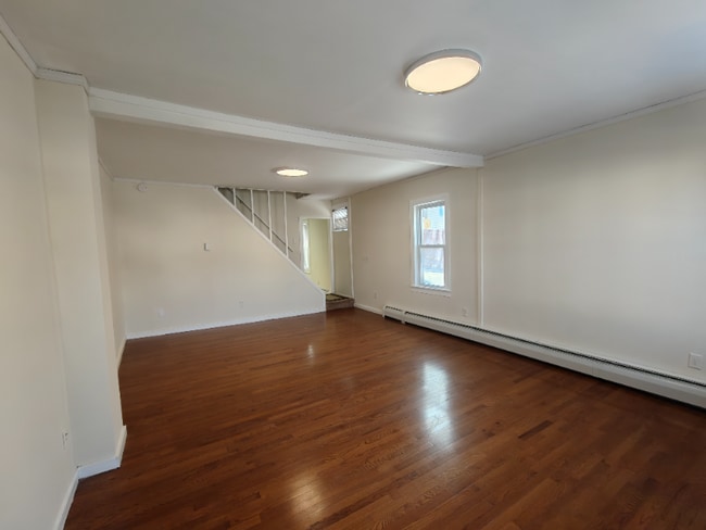 Photo - 509 Hallstead St