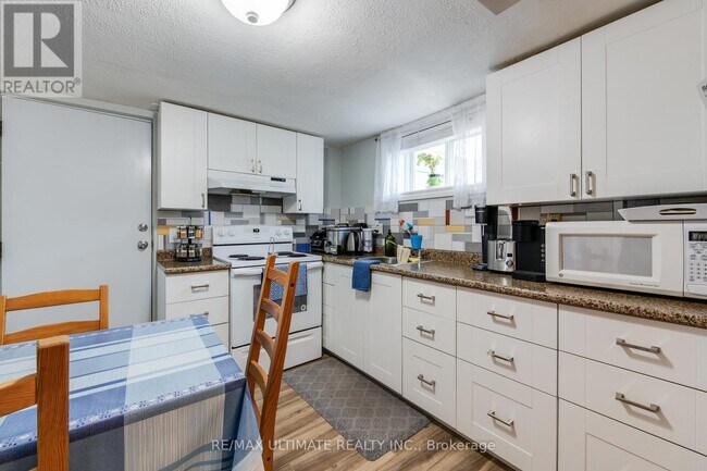 Photo - 5 Burrard Rd