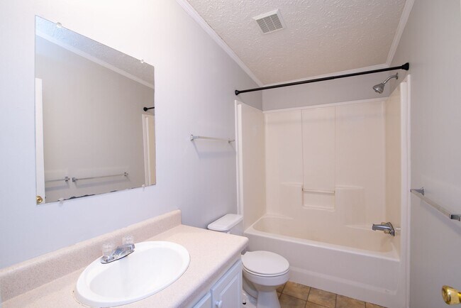 Photo - Nice 3BD/2BA Modular home near Lowes in Sylva available 5/1/26 for year long lease