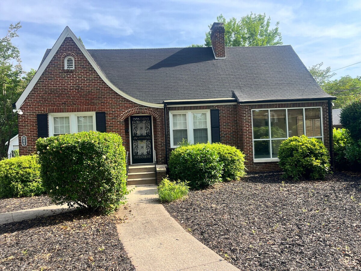 Photo - 404 Croft St