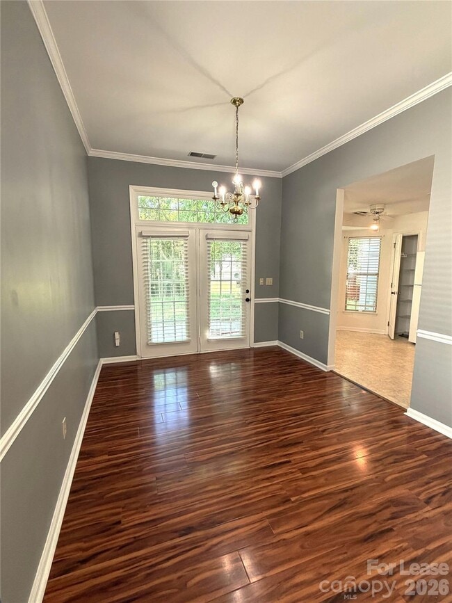 Photo - 900 Gretna Green Dr
