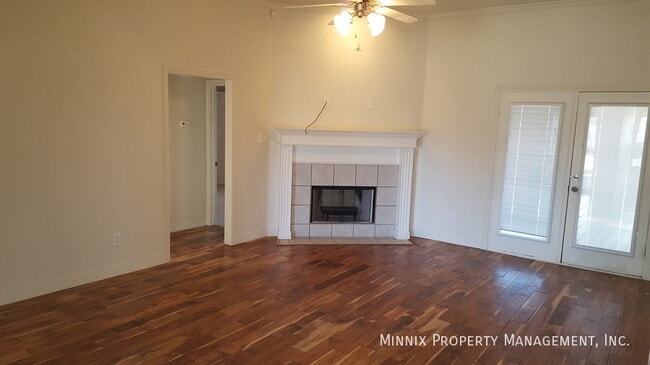 Photo - 1002 Oshkosh Ave