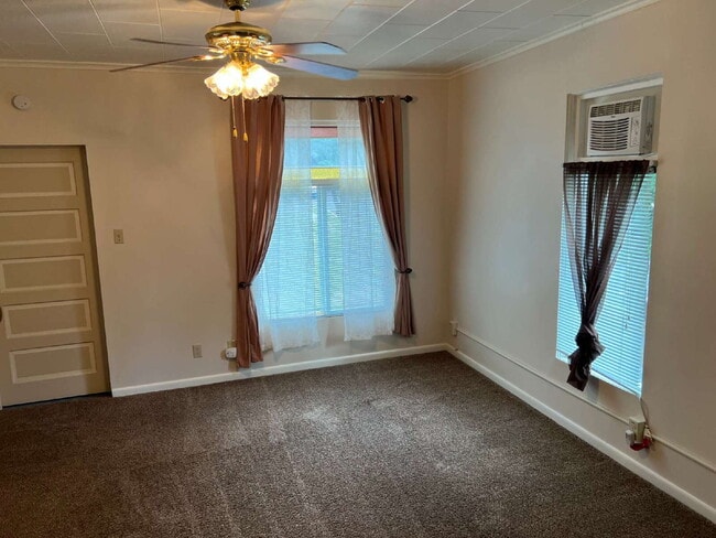 Photo - "Charming 2-Bed Oasis in the Heart of Moscow, ID – Cozy 764 Sq Ft Haven!" Unit Lower