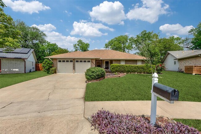 Building Photo - 1435 S Meadows Dr