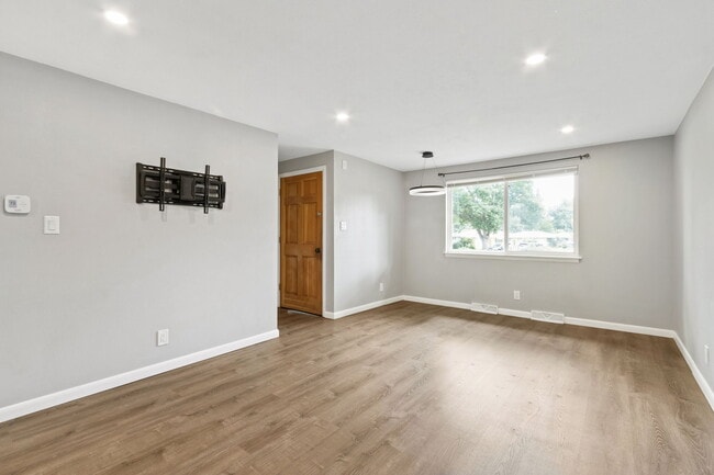 Photo - 1119 Winona Dr