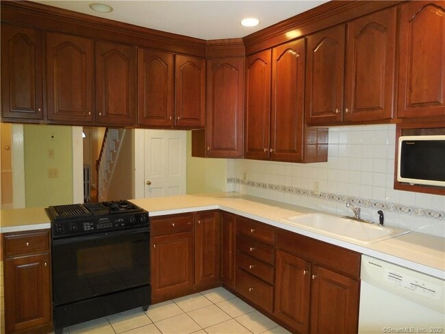 Photo - 70 Thorpe St Unit 72