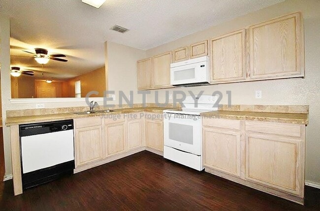 Photo - Wonderful 3/2/2 in CROWLEY ISD For Rent!