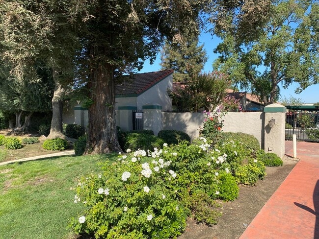 Photo - 5965 E Shields Ave