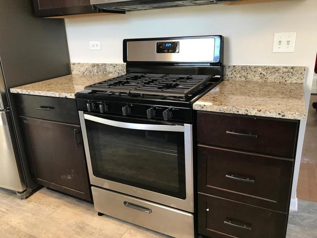 Photo - 2372 Crescent Ln S