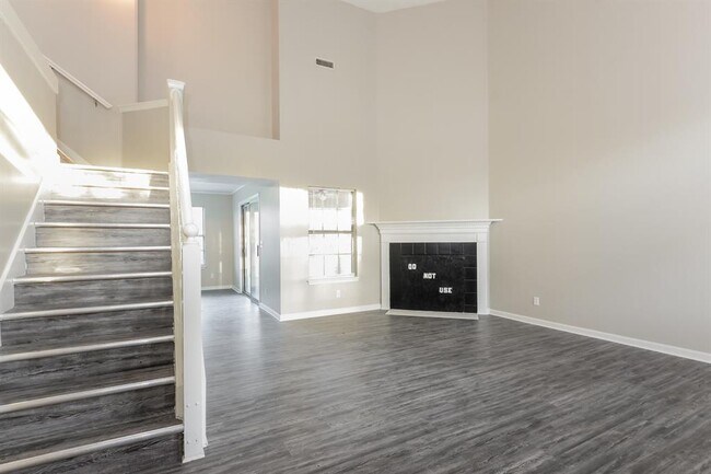 Photo - 2931 Scottsdale Dr