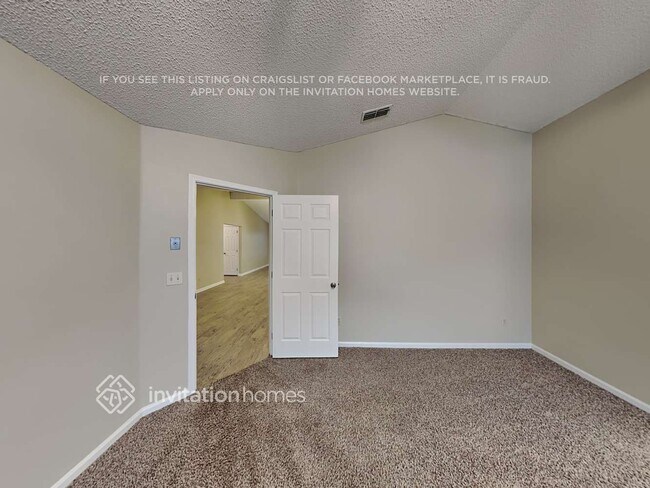 Photo - 9713 Peabody Dr N