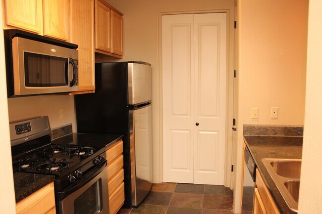 Photo - The Alameda Compound - Luxury 2 Bdr on 3rd... Unidad 302