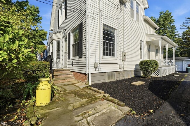 Photo - 22955 Fairmount Blvd
