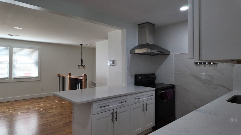 Photo - 312 Paragon Mills Rd