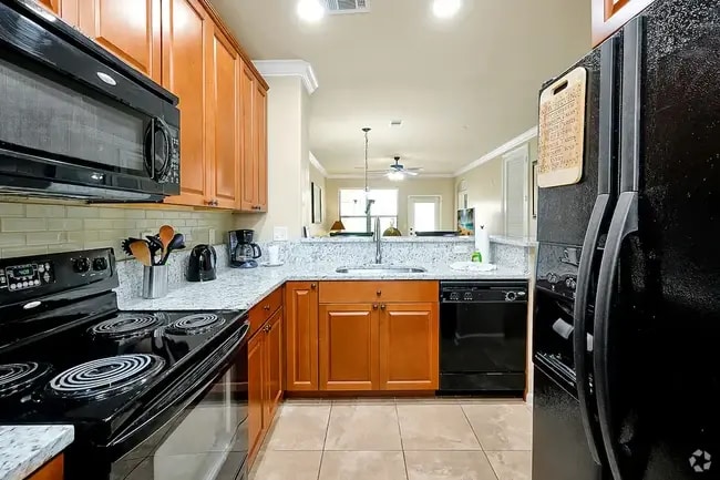 Building Photo - 909 Charo Pky Unit 909 Charo Rental