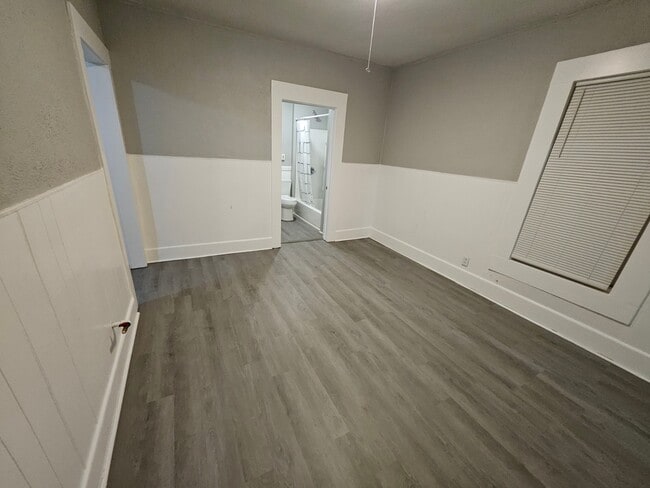 Building Photo - 287 Lake Ave Unit 9