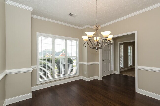 Photo - 370 Whitney Ln