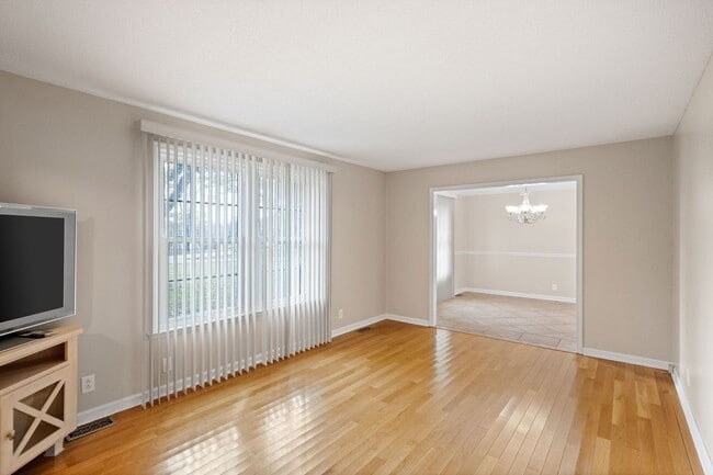 Photo - Charming 3-Bedroom Home for Rent in Sango ...