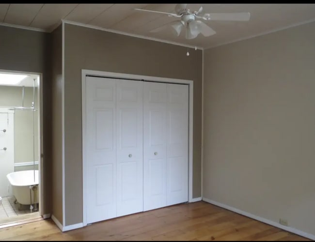 Photo - 136 N George St