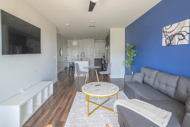 Building Photo - 701 W Rio Salado Pkwy Rental