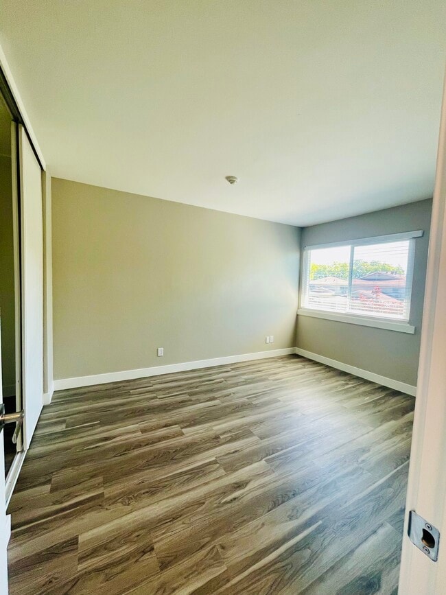 2BR, 1BA- Bedroom