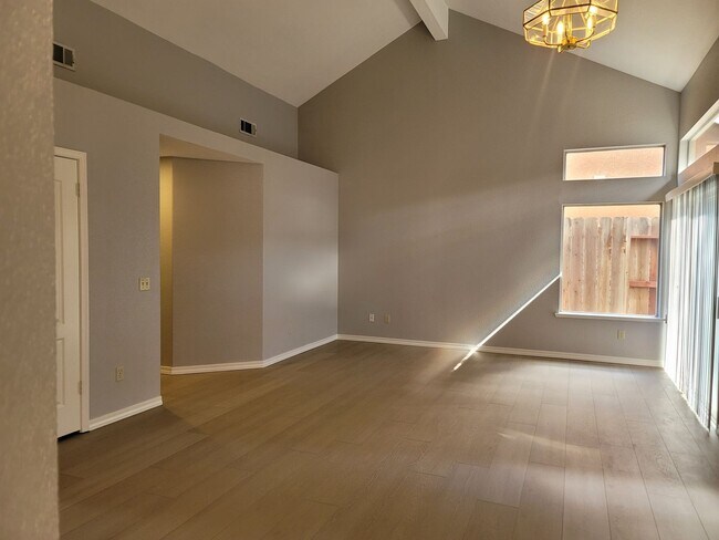 Photo - Oakdale Beauty