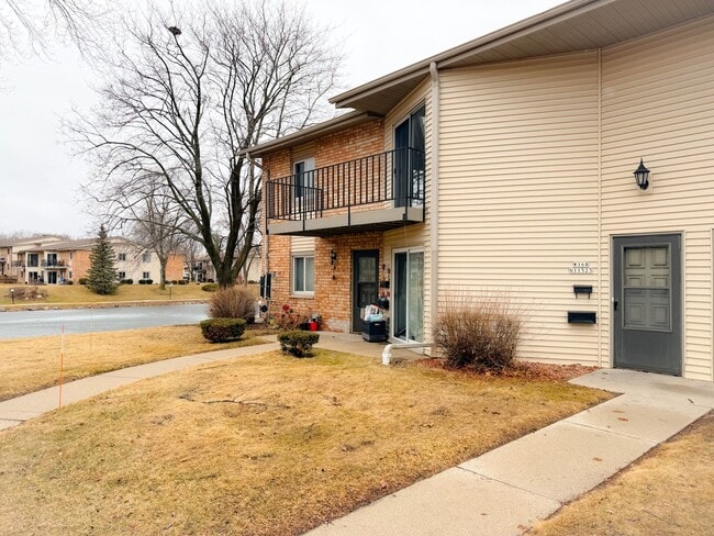 Building Photo - W168N11523 El Camino Dr Unit El Camino