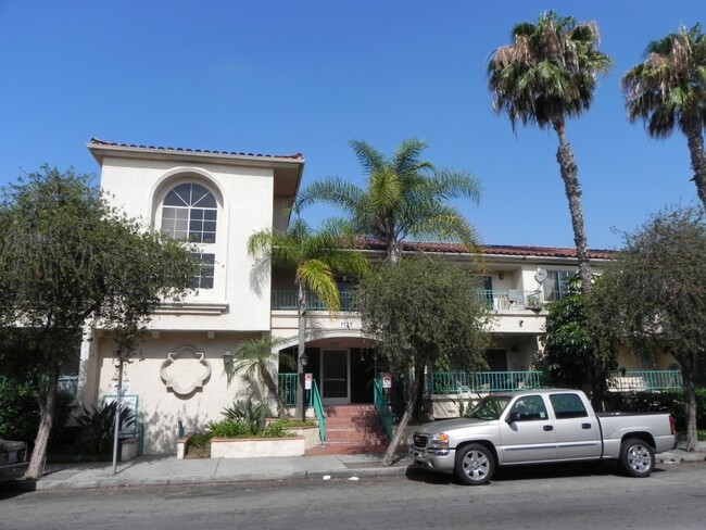 **COMING SOON** LONG BEACH 2BR/2BA CONDO - **COMING SOON**  LONG BEACH 2BR/2BA CONDO