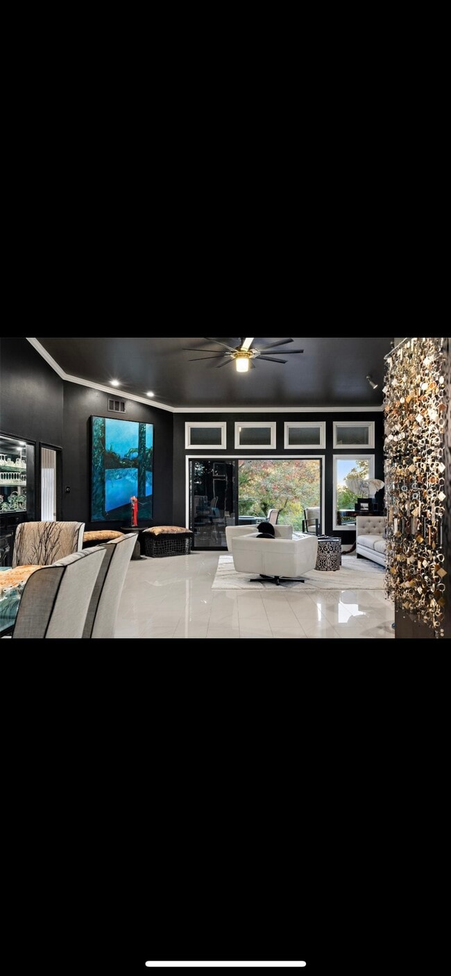 Photo - 303 Golf Crest Ln